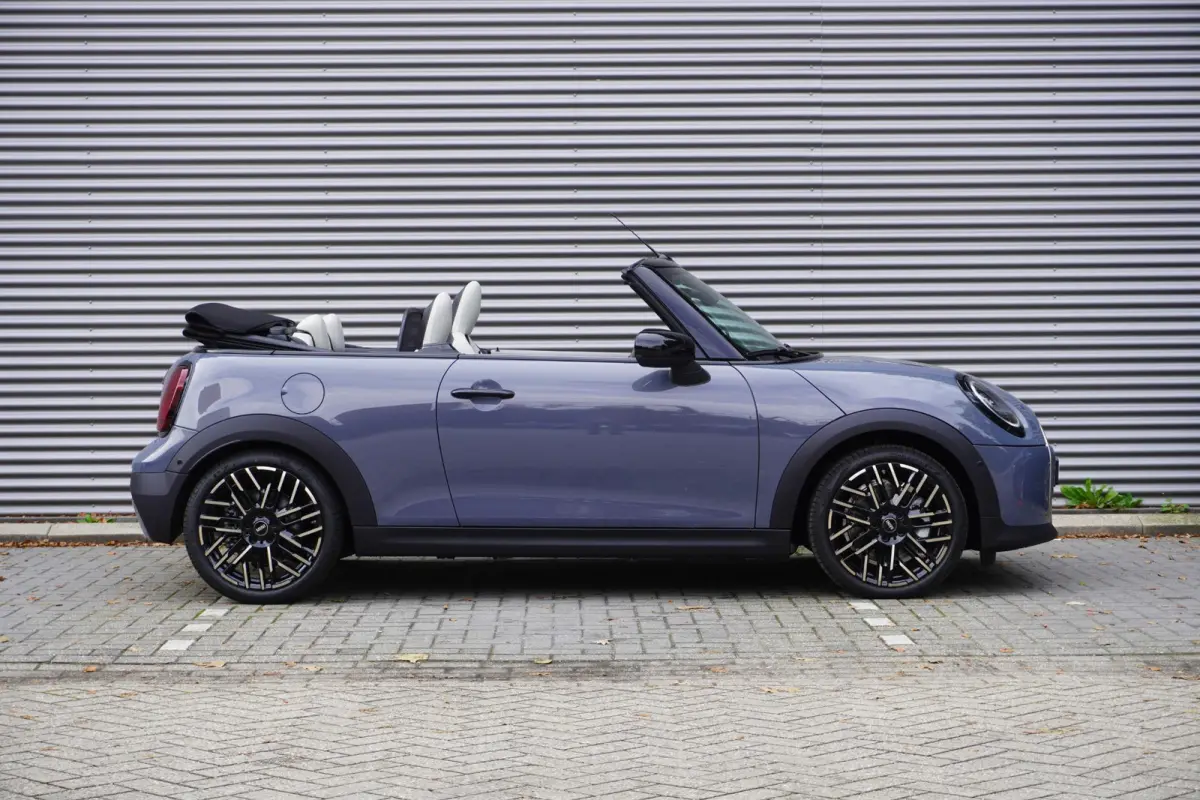 S | Pakket M | Driving Assistant | HIFI System Harman Kardon | MINI Head-Up Display | Comfort Access