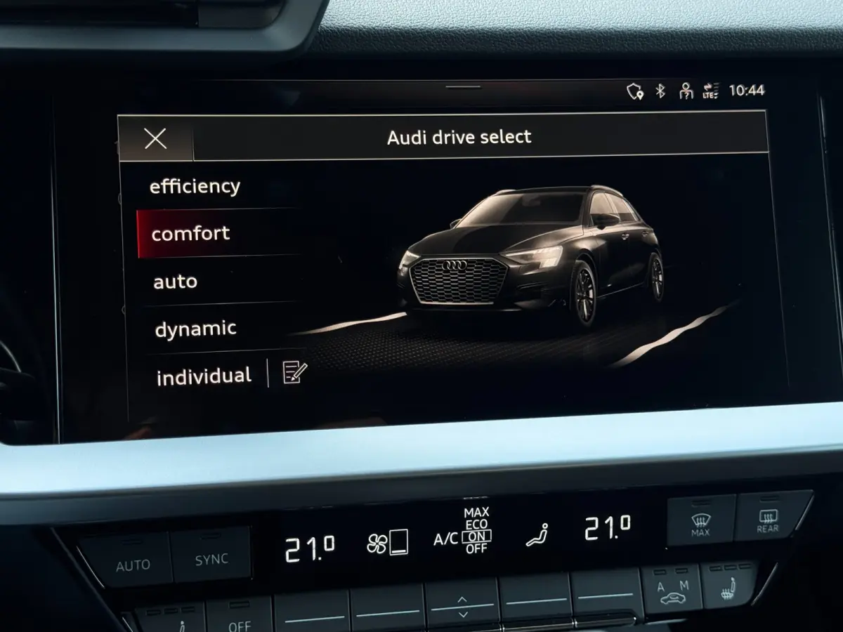 40 TFSI e 204 PK Advanced edition | 93 % SOH | Audi dealer onderhouden | Camera | Stoelverwarming