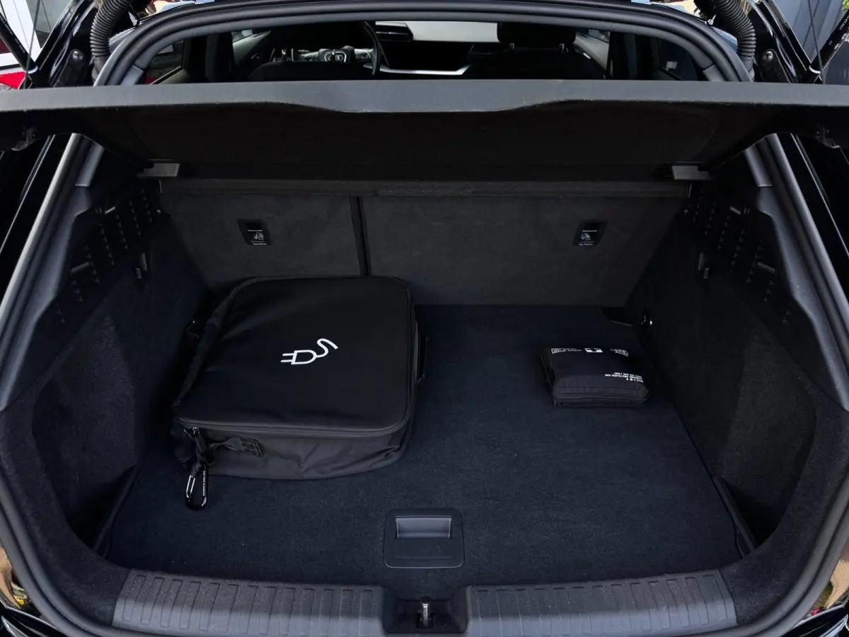 40 TFSI e 204 PK Advanced edition | 93 % SOH | Audi dealer onderhouden | Camera | Stoelverwarming