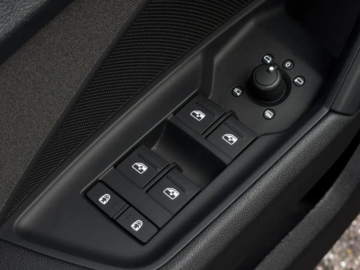 40 TFSI e 204 PK Advanced edition | 93 % SOH | Audi dealer onderhouden | Camera | Stoelverwarming