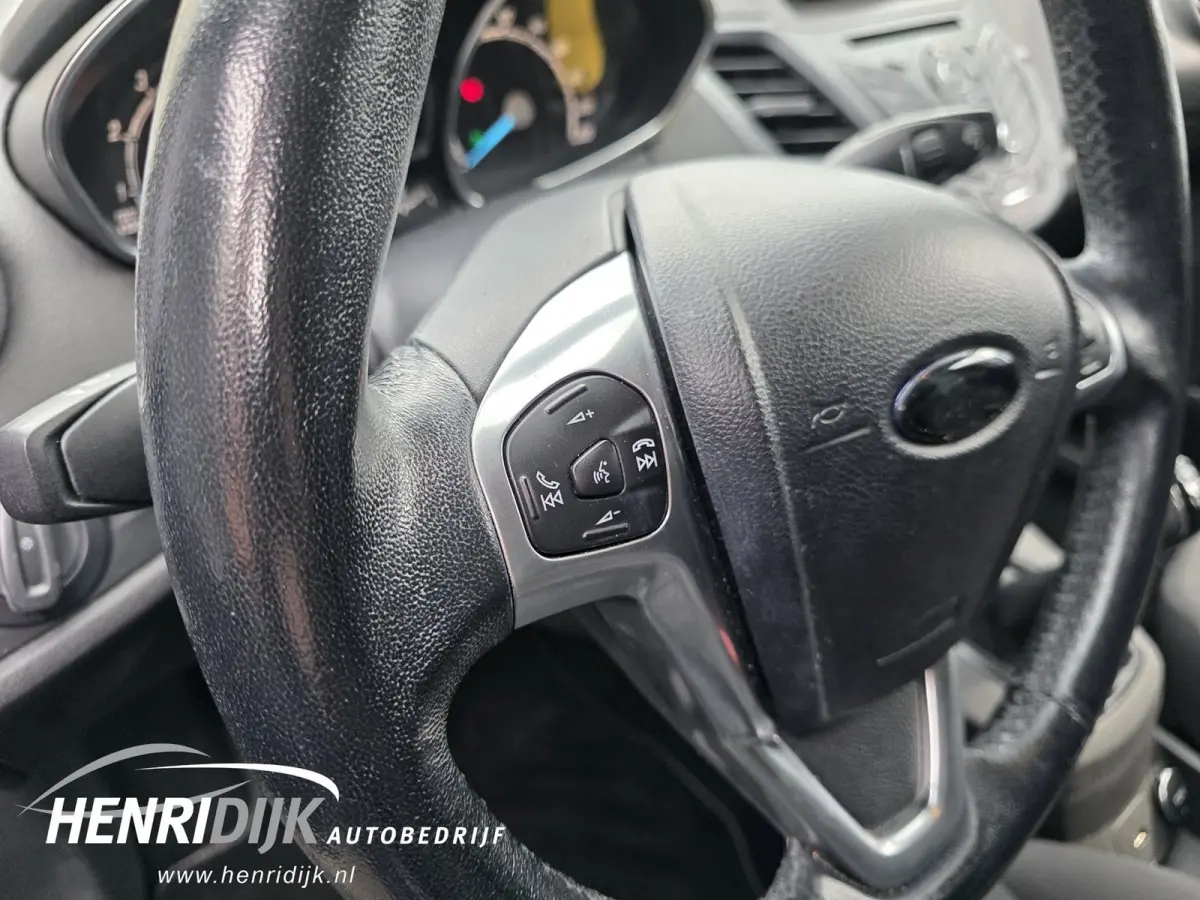 1.0 Style Ultimate Navi / Cruise / AC / Nieuwe D-Riem
