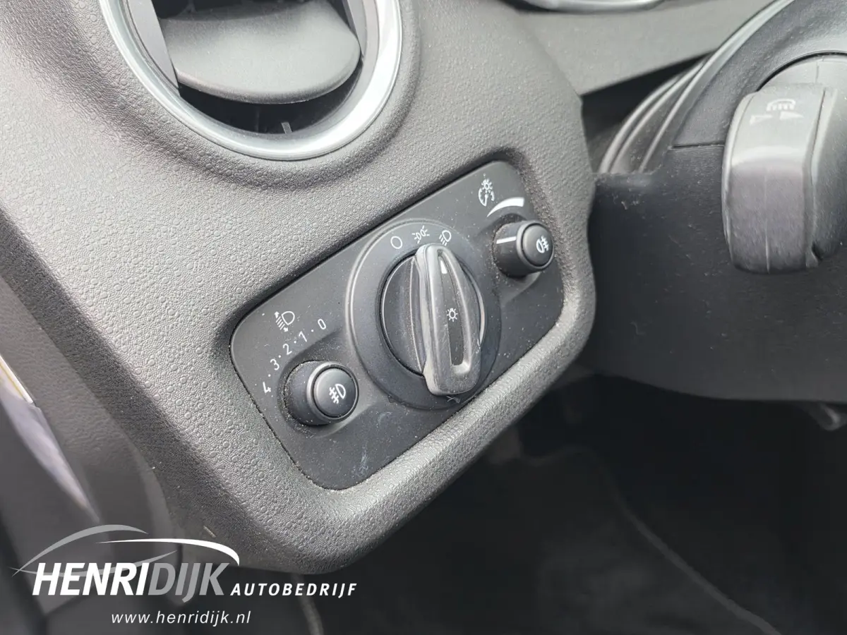 1.0 Style Ultimate Navi / Cruise / AC / Nieuwe D-Riem