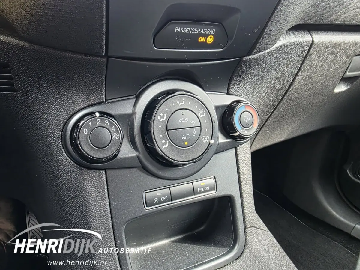 1.0 Style Ultimate Navi / Cruise / AC / Nieuwe D-Riem