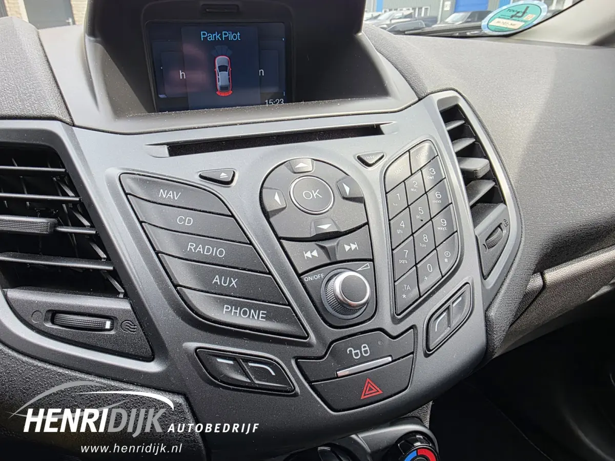 1.0 Style Ultimate Navi / Cruise / AC / Nieuwe D-Riem