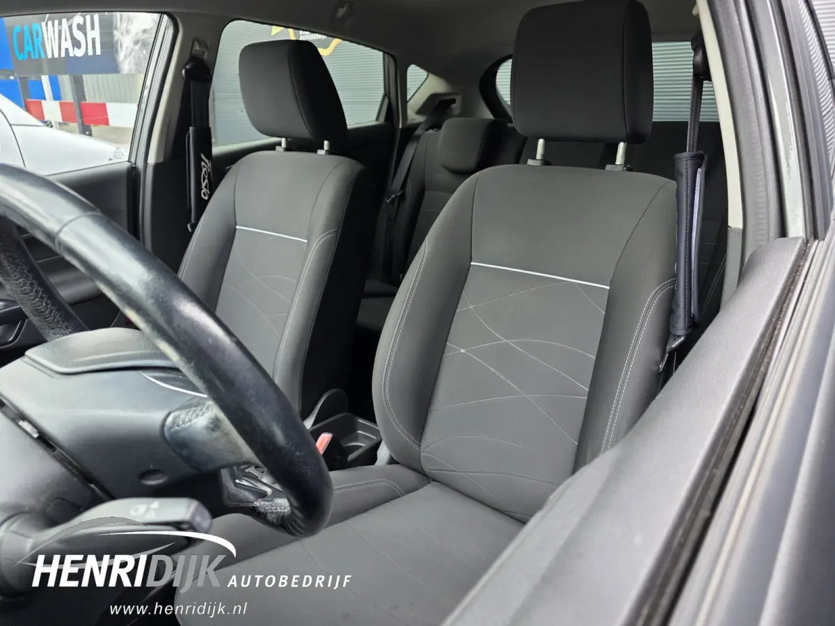 1.0 Style Ultimate Navi / Cruise / AC / Nieuwe D-Riem