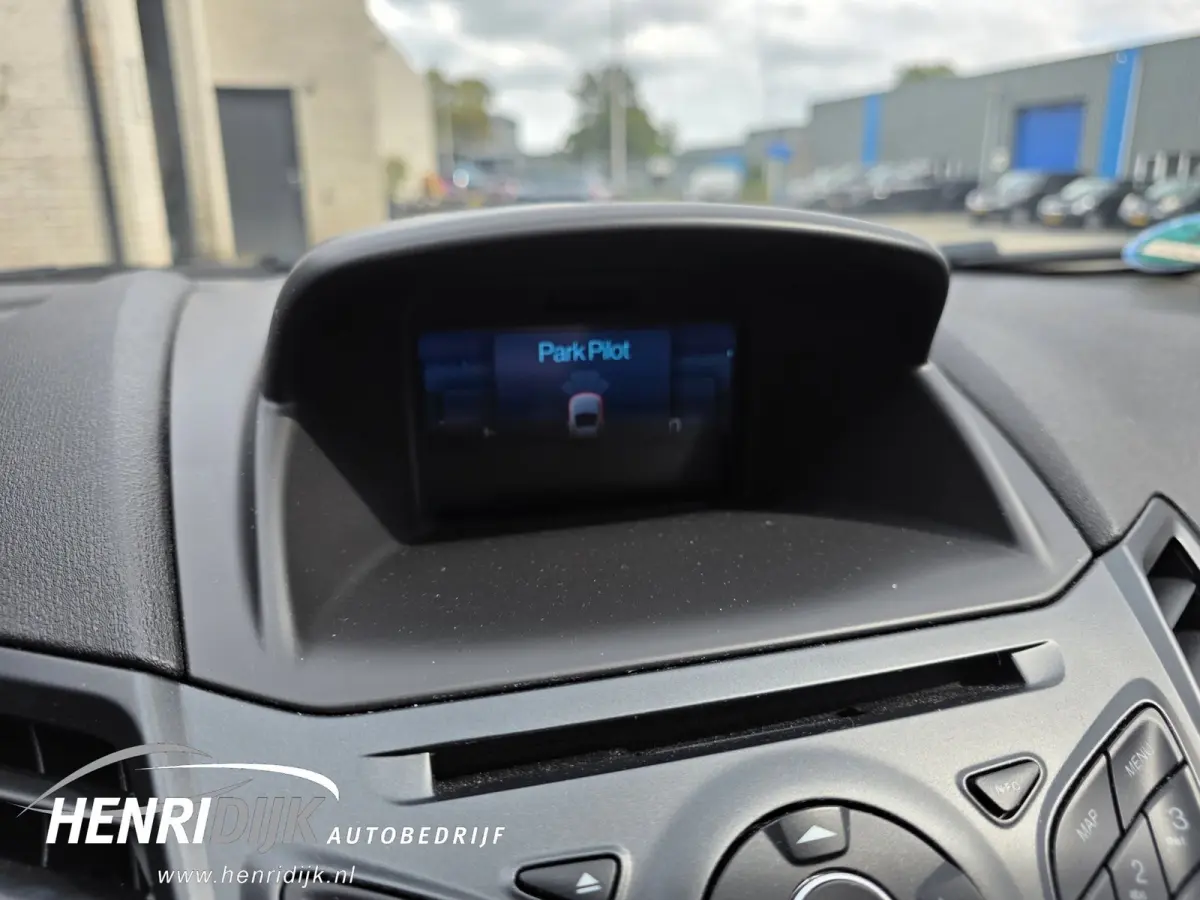 1.0 Style Ultimate Navi / Cruise / AC / Nieuwe D-Riem