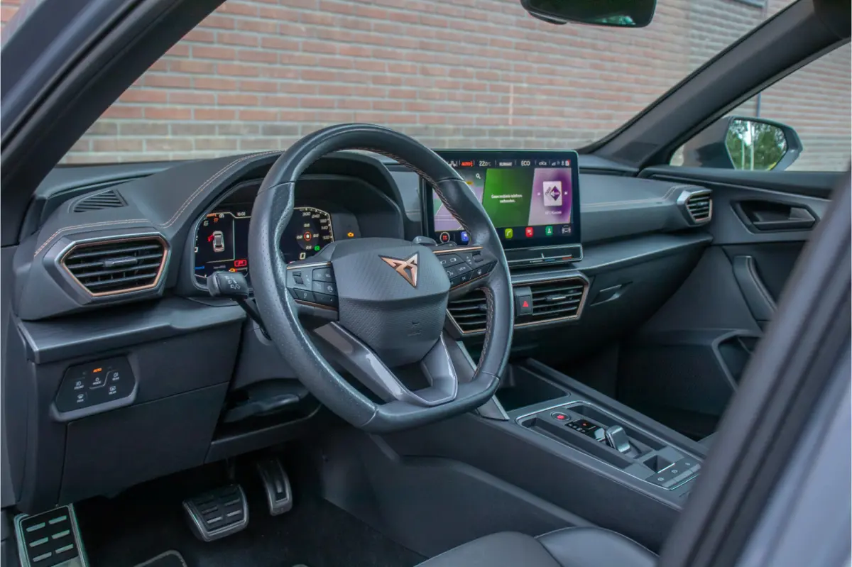 1.4 e-Hybrid 245PK VZ, Stoel & Stuurverwarming, Carplay, Camera, Full LED, Adaptive Cruise, DAB+, Navigatie.