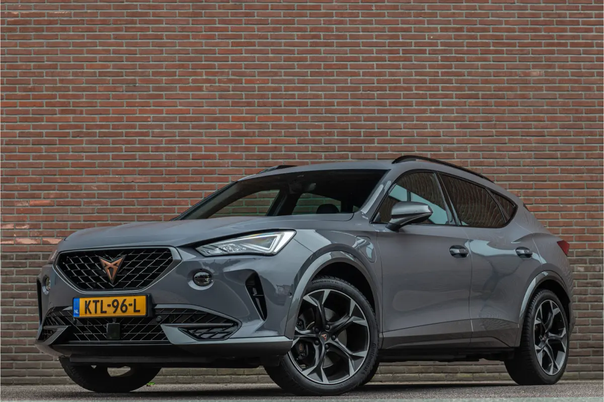 1.4 e-Hybrid 245PK VZ, Stoel & Stuurverwarming, Carplay, Camera, Full LED, Adaptive Cruise, DAB+, Navigatie.