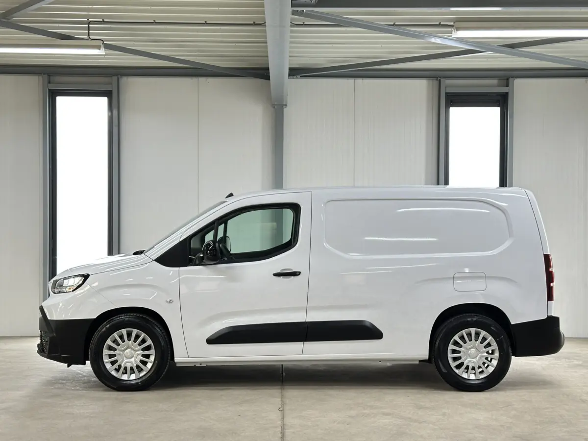 Challenger (L2) 50 kWh 136pk | 3pers. | Laadvloer | 3-fase(11kw) | Multimediascherm groot |
