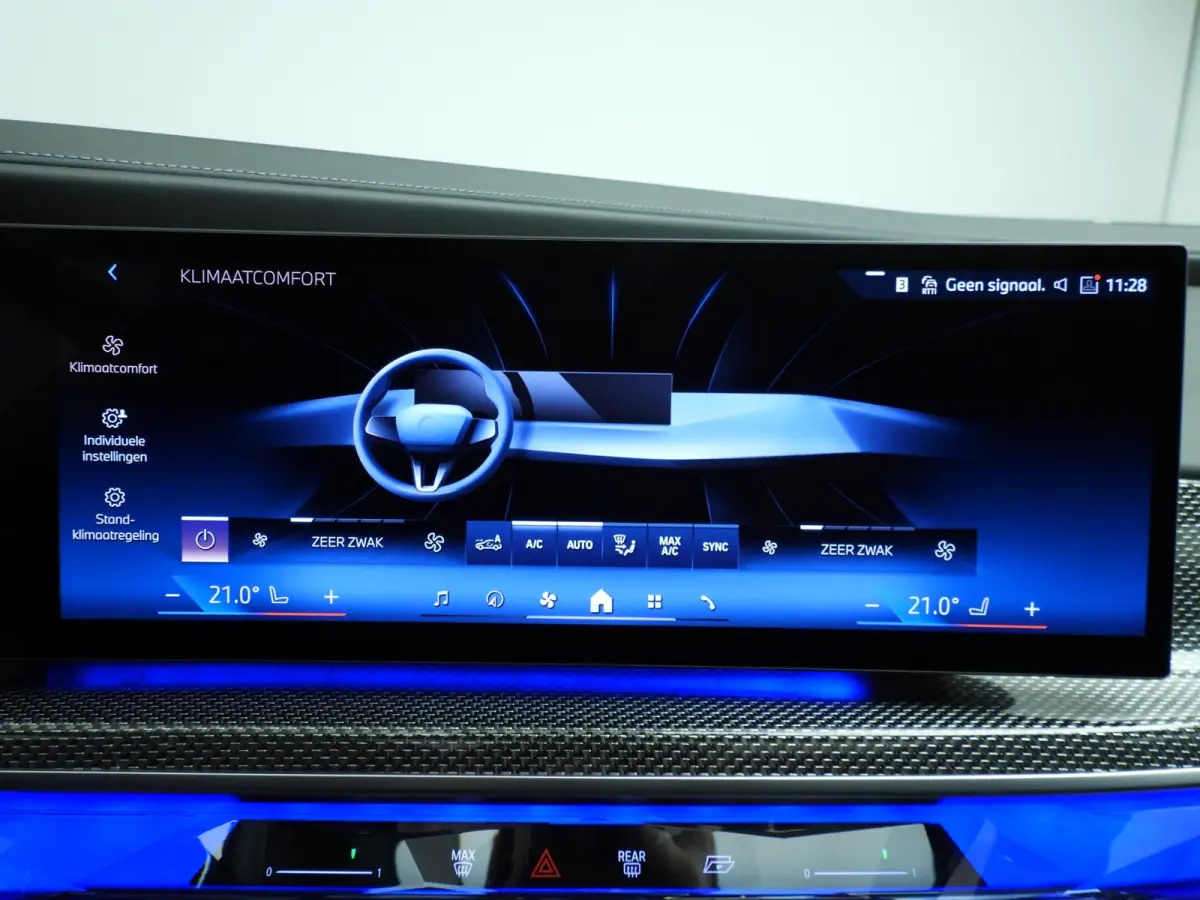 750e xDrive | M-Sportpakket | LED | HUD | Active cruise | Panoramadak | Active steering | Chrome line | DAB | Bowers & Wilkins sound | Alu 20 inch