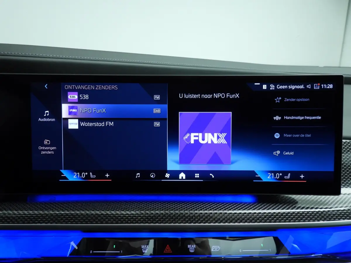 750e xDrive | M-Sportpakket | LED | HUD | Active cruise | Panoramadak | Active steering | Chrome line | DAB | Bowers & Wilkins sound | Alu 20 inch