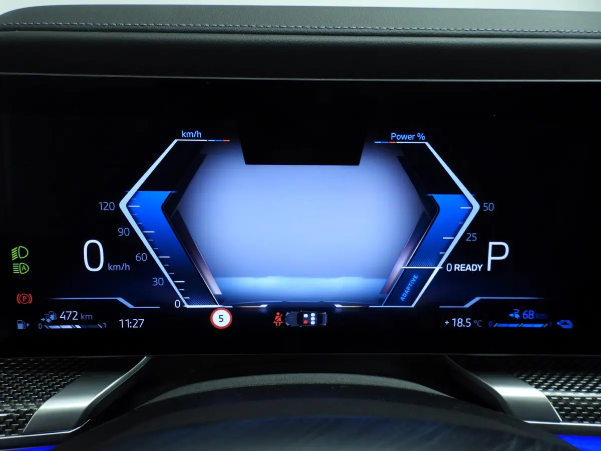 750e xDrive | M-Sportpakket | LED | HUD | Active cruise | Panoramadak | Active steering | Chrome line | DAB | Bowers & Wilkins sound | Alu 20 inch