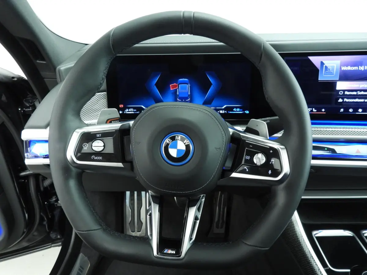 750e xDrive | M-Sportpakket | LED | HUD | Active cruise | Panoramadak | Active steering | Chrome line | DAB | Bowers & Wilkins sound | Alu 20 inch