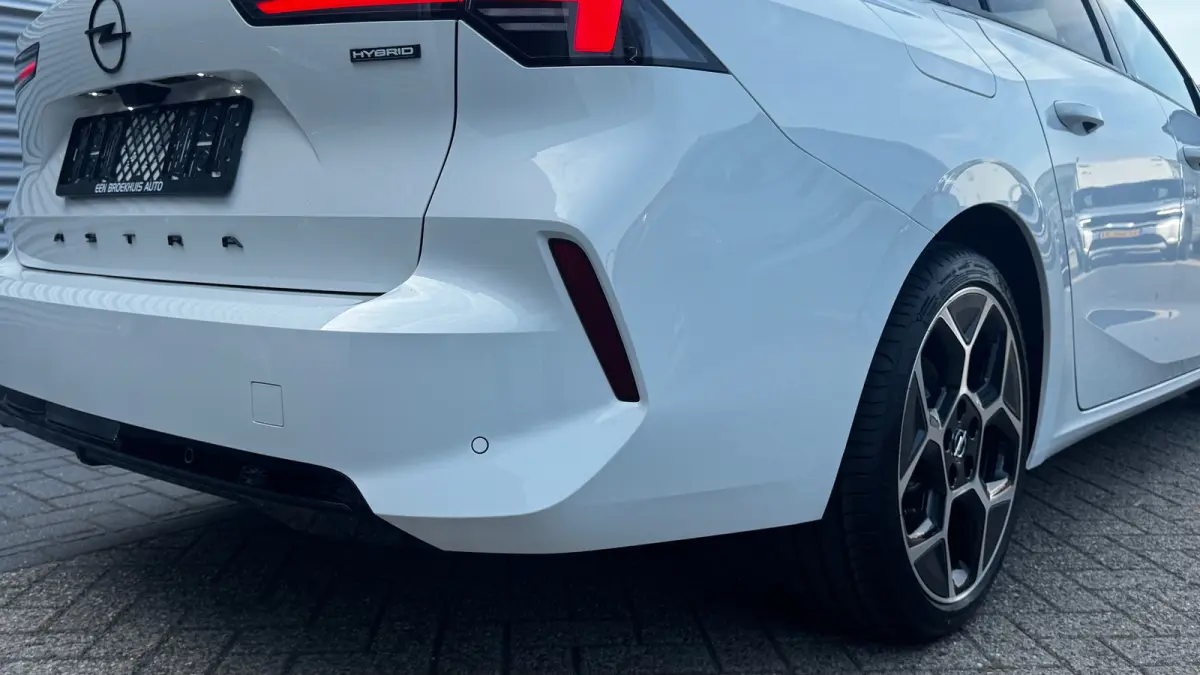 GS - Hybrid | 18" Lichtmetalen velgen bi-colour met grijze accenten, Pentagon | Black pack voor het exterieur | Comfort pakket GS | Voorraadvoordeel !