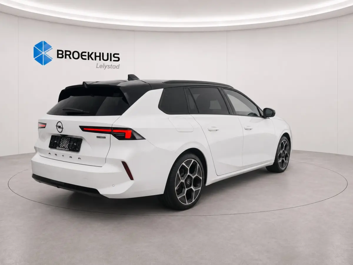 GS - Hybrid | 18" Lichtmetalen velgen bi-colour met grijze accenten, Pentagon | Black pack voor het exterieur | Comfort pakket GS | Voorraadvoordeel !