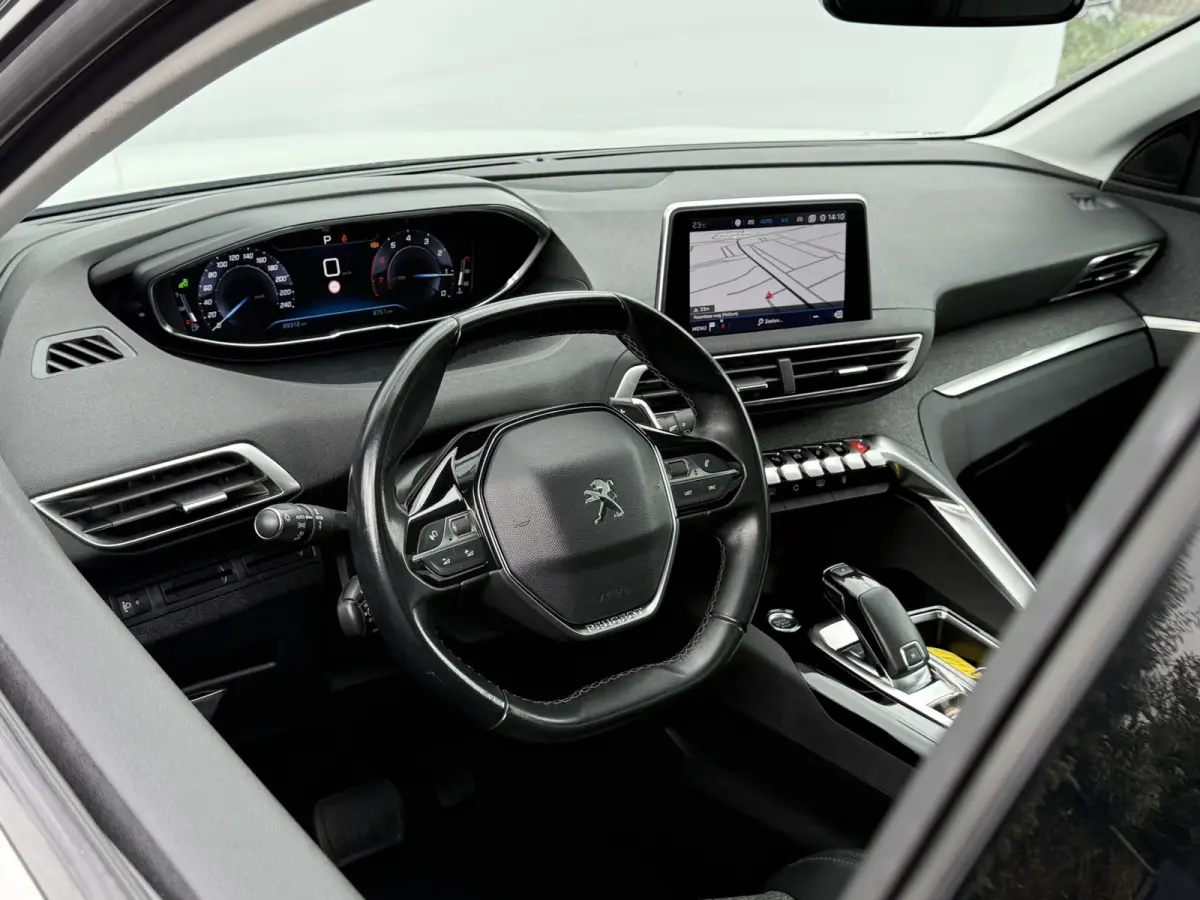 1.2 PureTech Allure | Trekhaak | Pano | CarPlay | Keyless | 19 inch