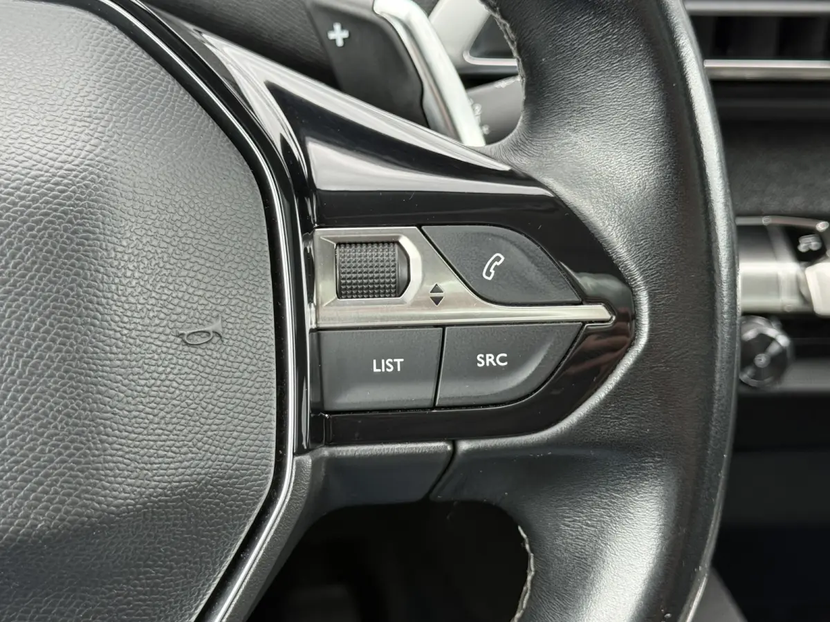 1.2 PureTech Allure | Trekhaak | Pano | CarPlay | Keyless | 19 inch