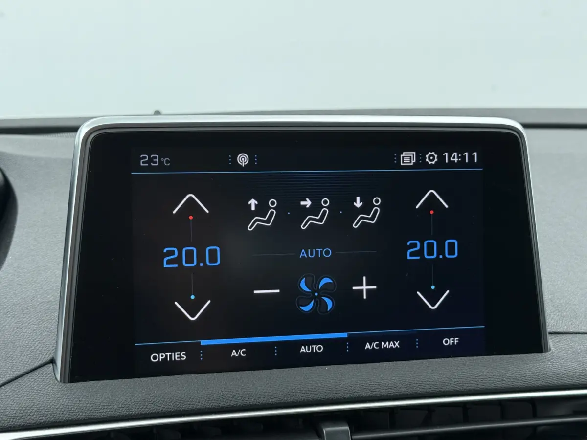 1.2 PureTech Allure | Trekhaak | Pano | CarPlay | Keyless | 19 inch