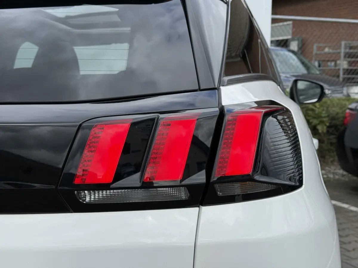 1.2 PureTech Allure | Trekhaak | Pano | CarPlay | Keyless | 19 inch