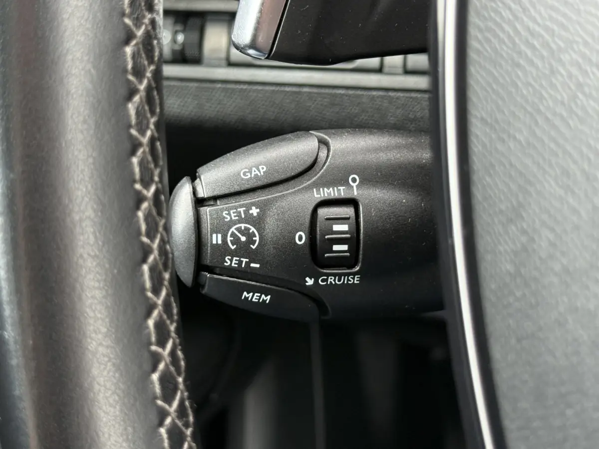 1.2 PureTech Allure | Trekhaak | Pano | CarPlay | Keyless | 19 inch