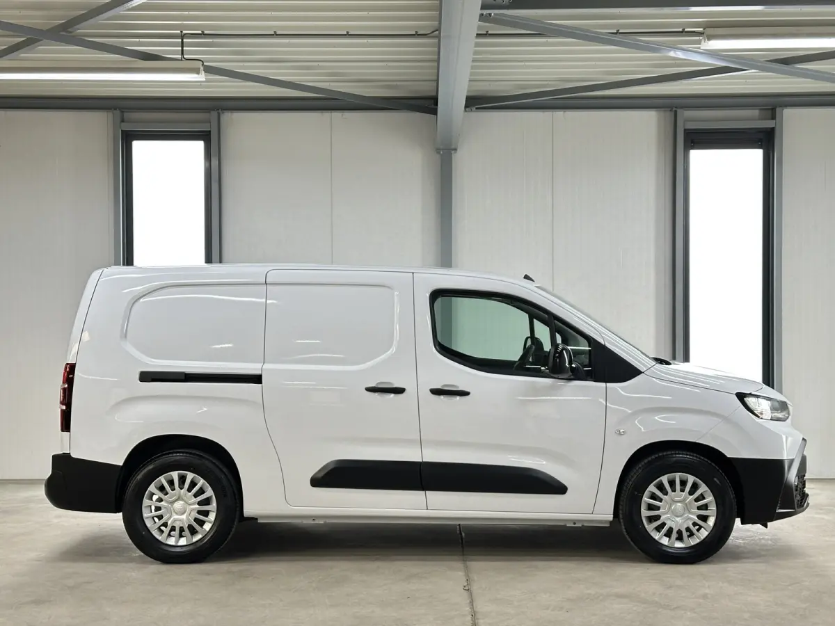 Challenger (L2) 50 kWh 136pk | 3pers. | Laadvloer | 3-fase(11kw) | Multimediascherm groot |