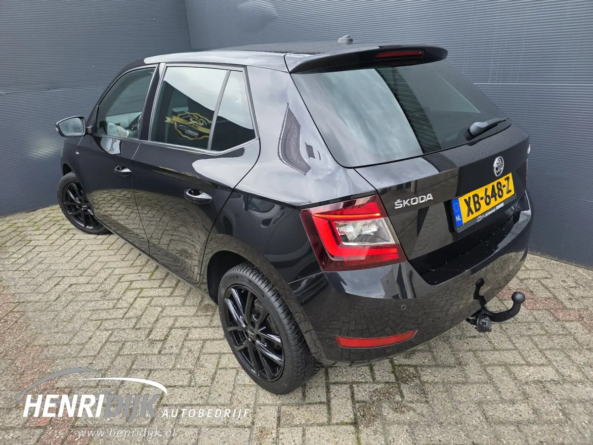 1.0 Clever Navi / Cruise / Clima / Trekhaak / Carplay