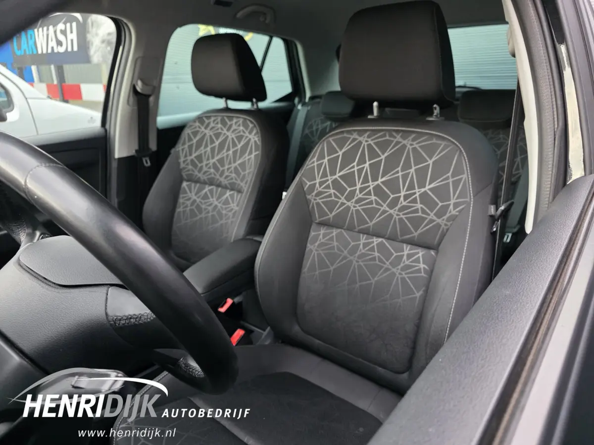 1.0 Clever Navi / Cruise / Clima / Trekhaak / Carplay
