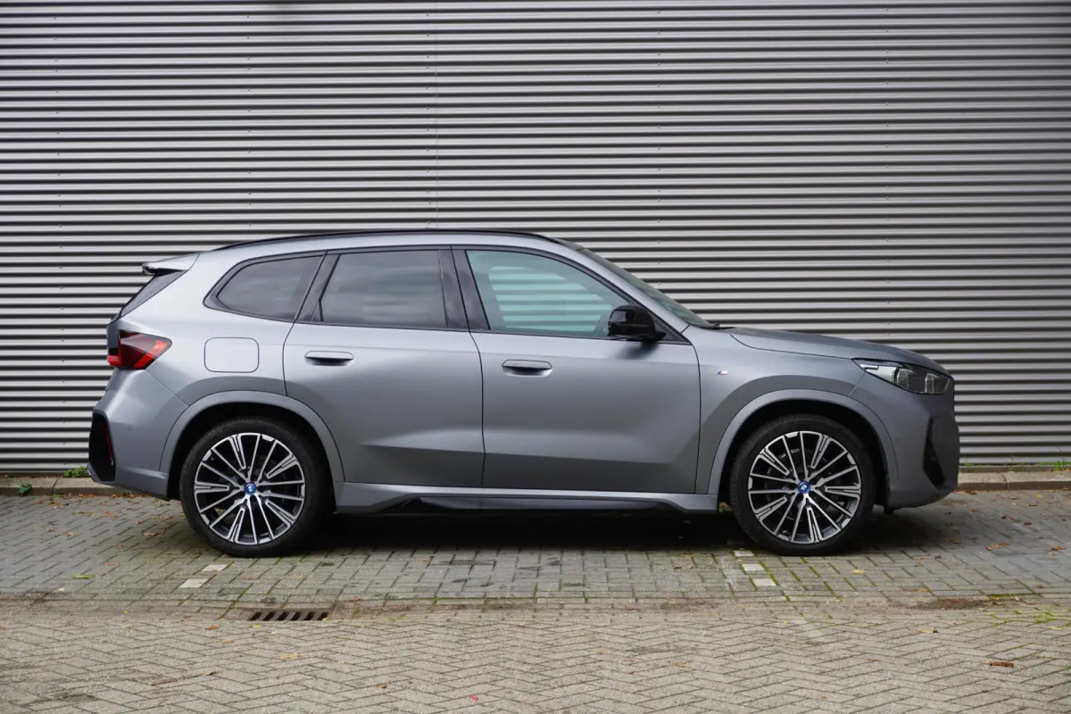 xDrive30 | M Sportpakket | Comfort Pack | Trekhaak met elektrisch wegklapbare kogel | Glazen panoramadak| Driving Assistant Professional