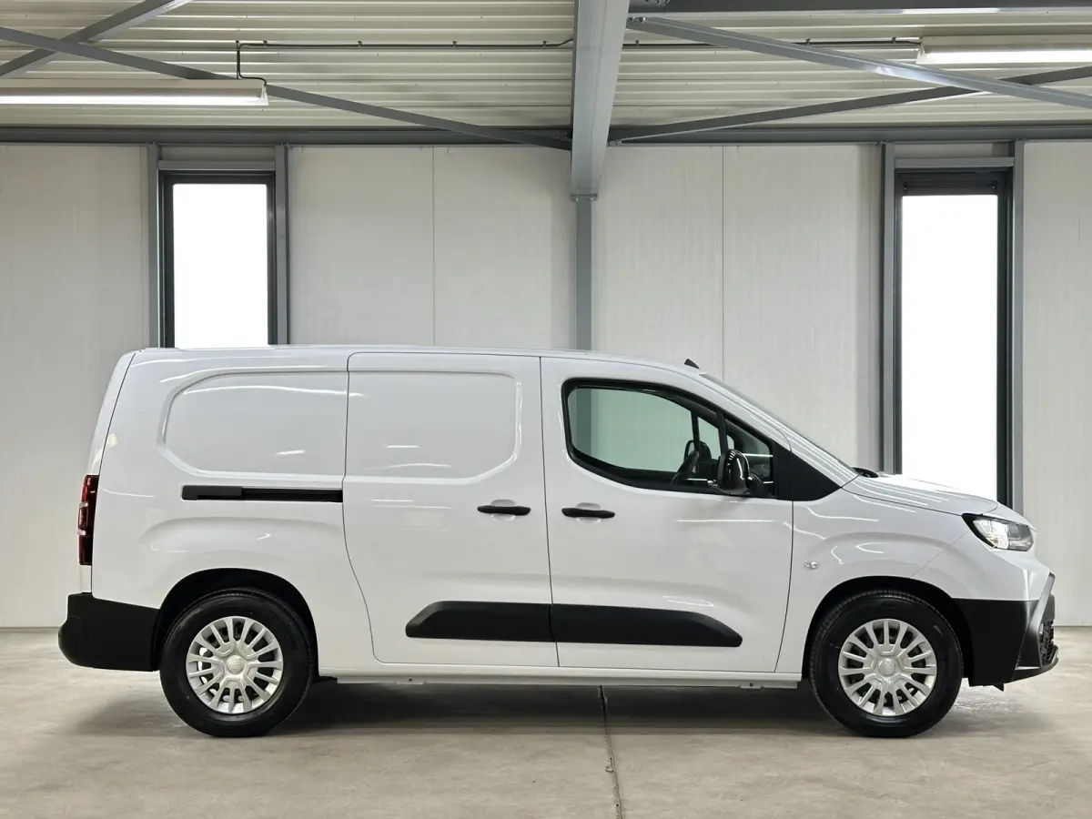 Challenger (L2) 50 kWh 136pk | 3pers. | Laadvloer | 3-fase(11kw) | Multimediascherm groot |