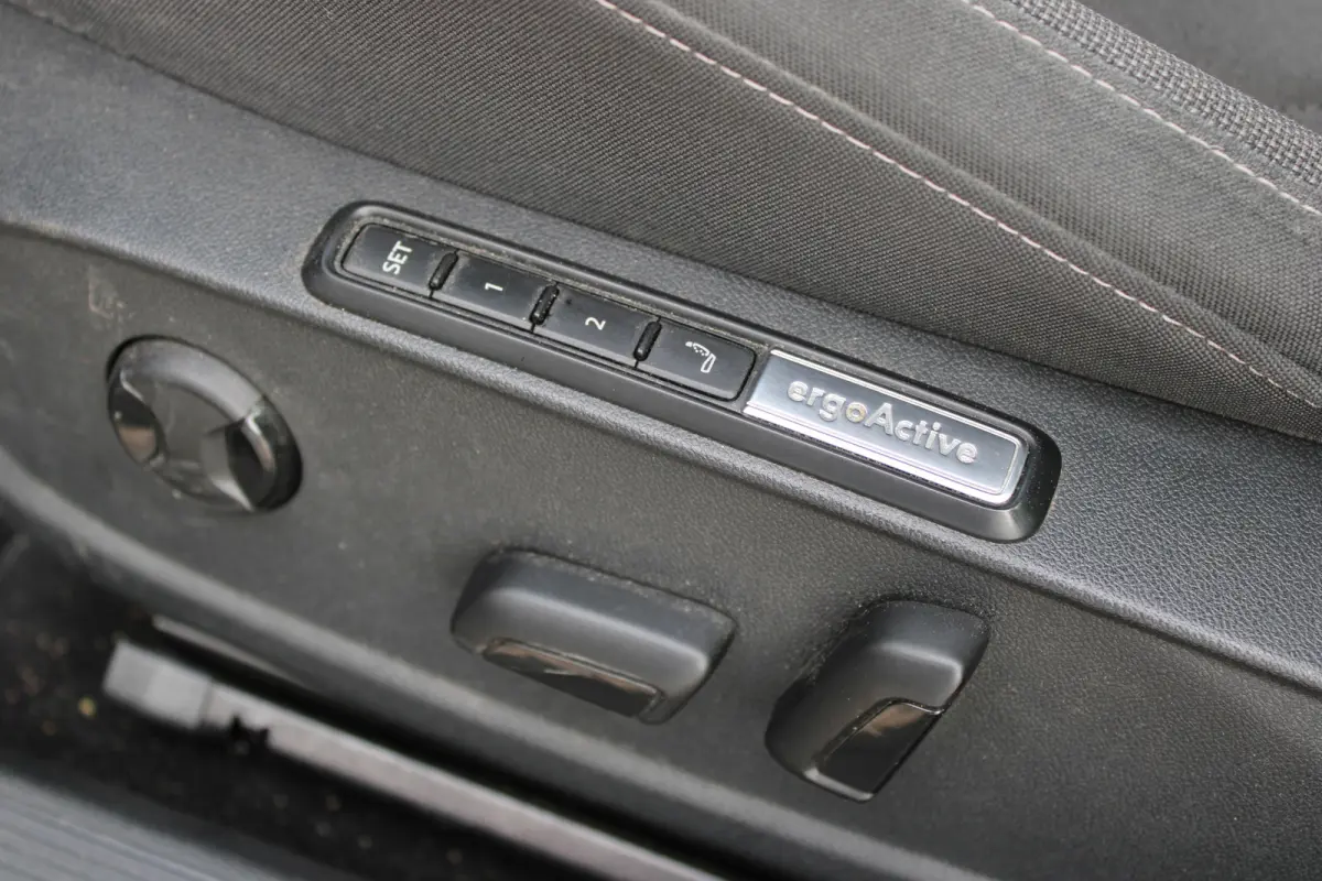 1.4 eHybrid Style//Navi//Carplay//Trekhaak!!