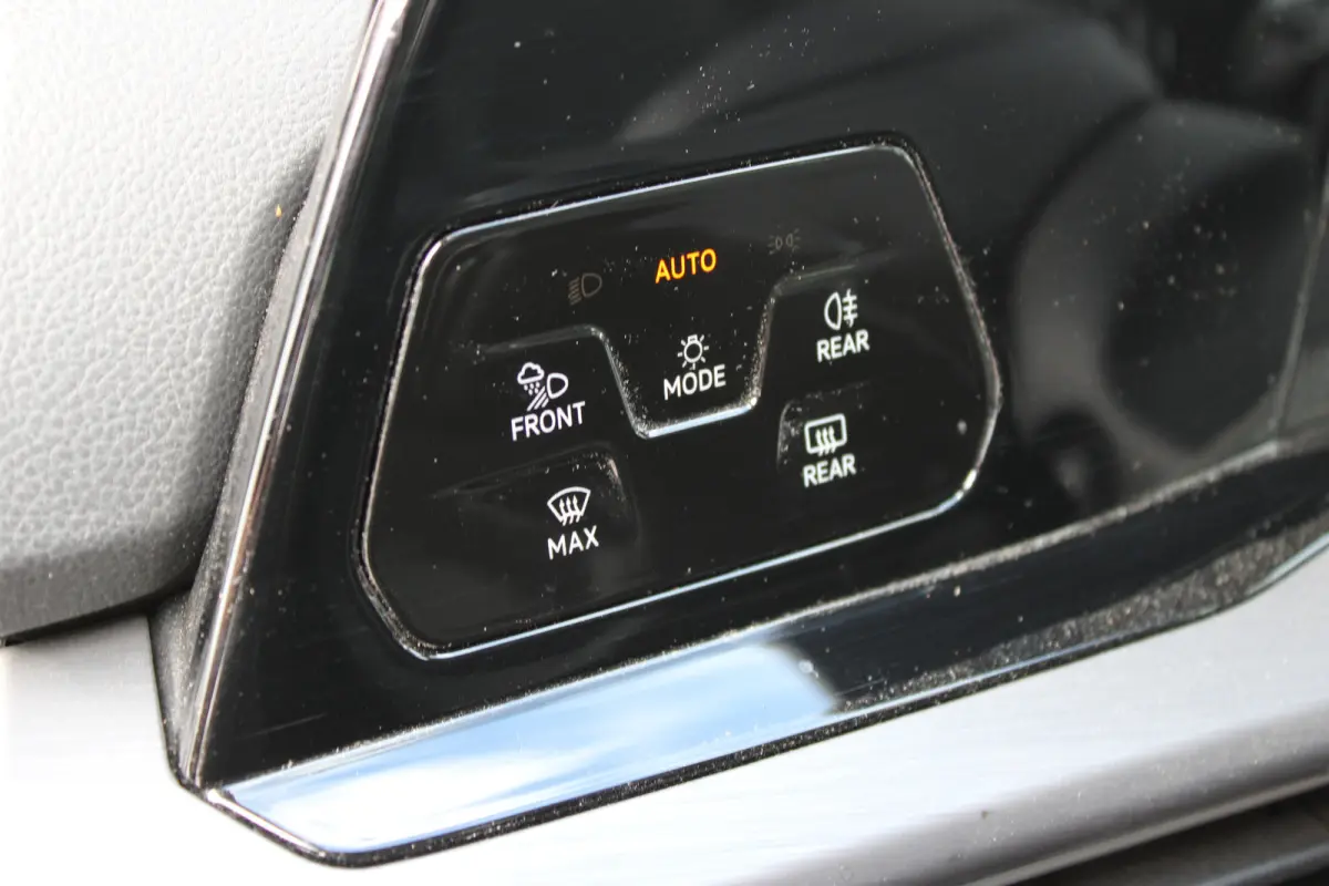 1.4 eHybrid Style//Navi//Carplay//Trekhaak!!
