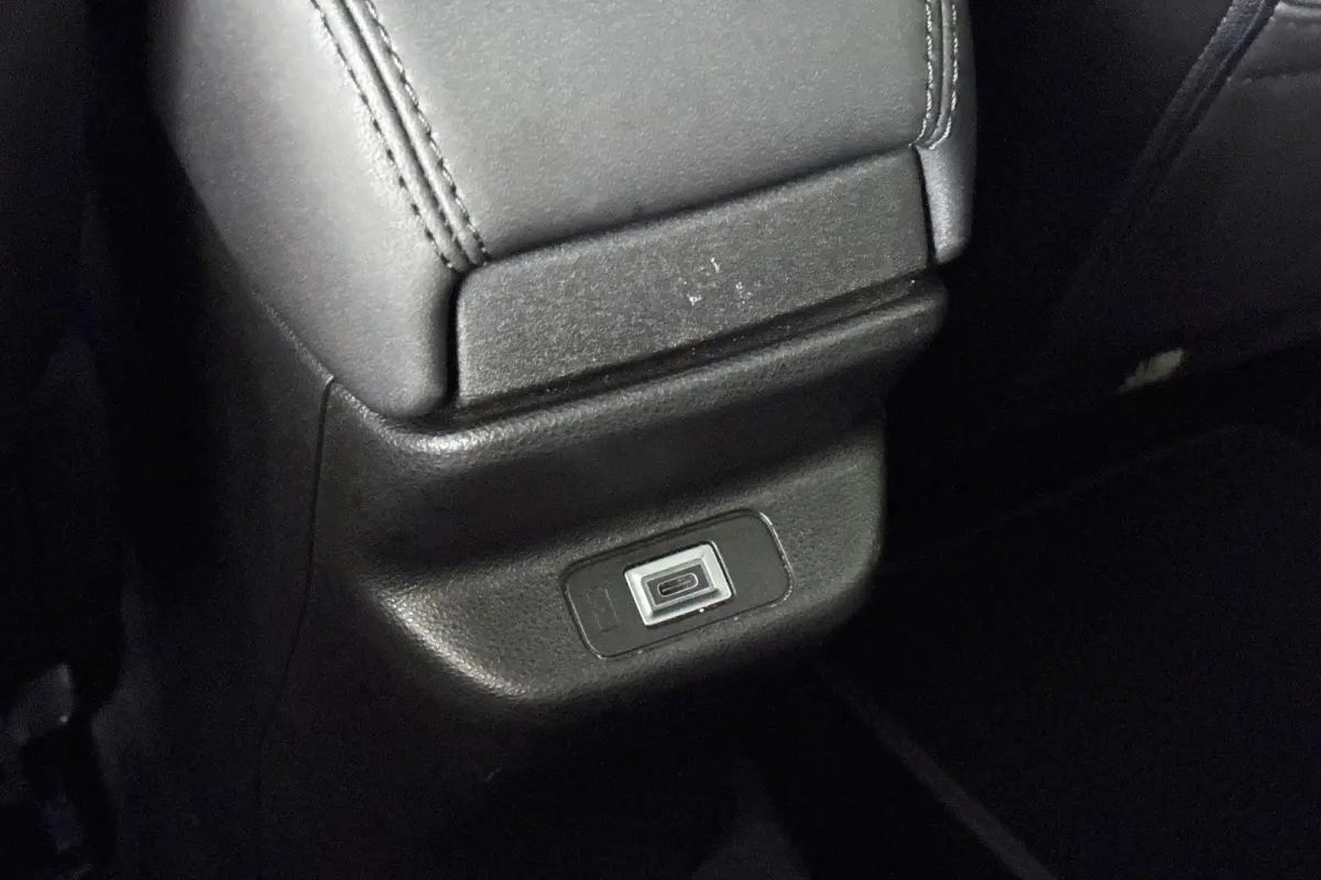 1.2 e-Hybrid Altitude Keyless JBL Camera Apple CarPlay