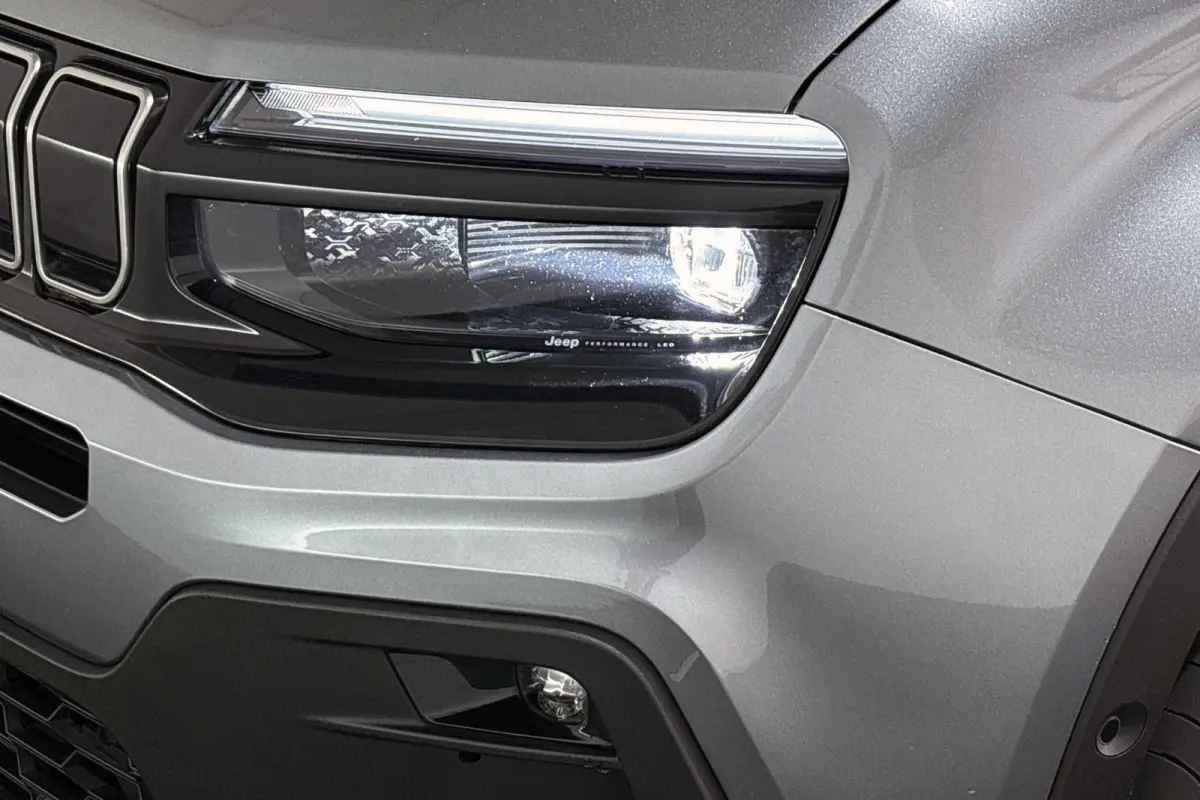 1.2 e-Hybrid Altitude Keyless JBL Camera Apple CarPlay