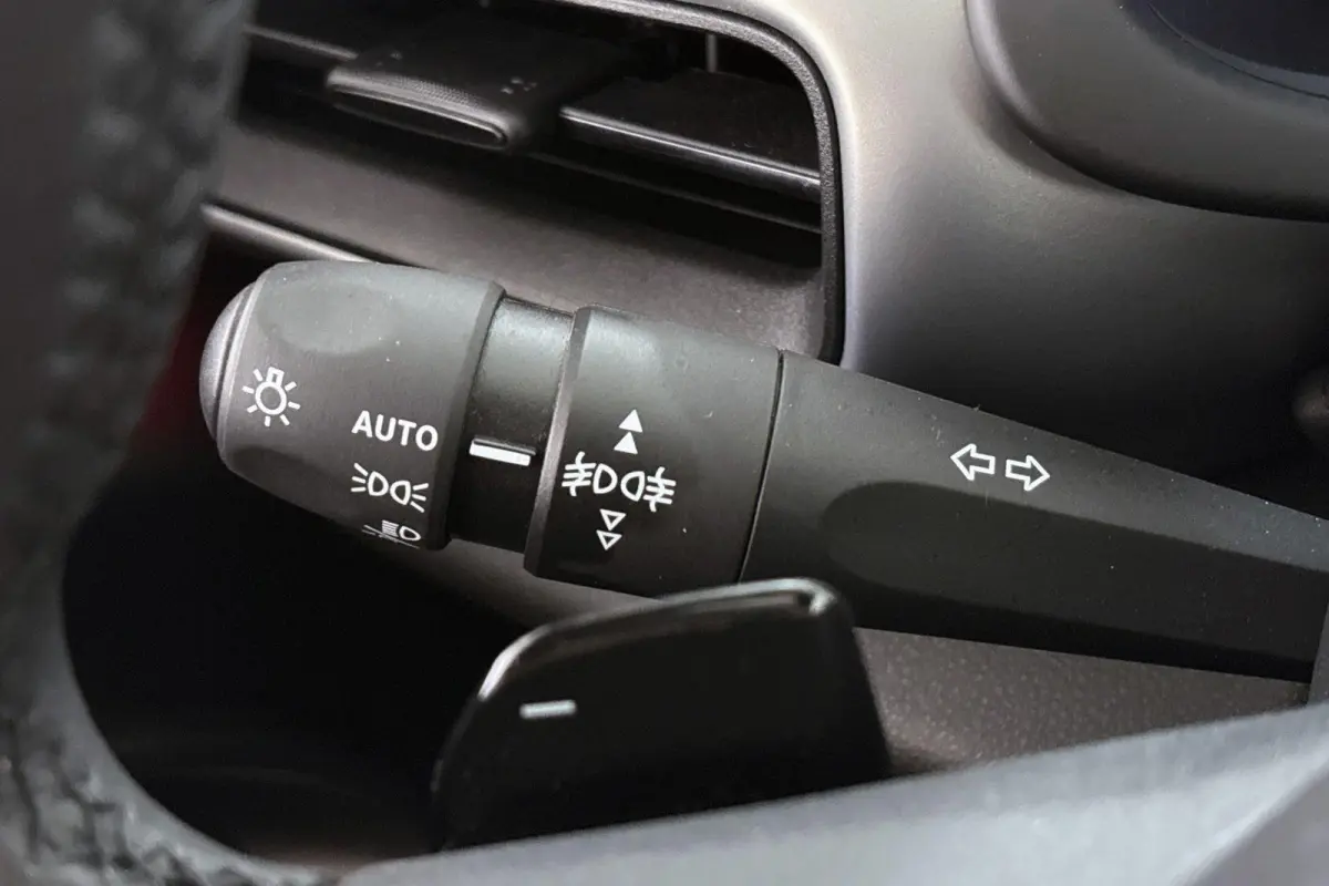 1.2 e-Hybrid Altitude Keyless JBL Camera Apple CarPlay
