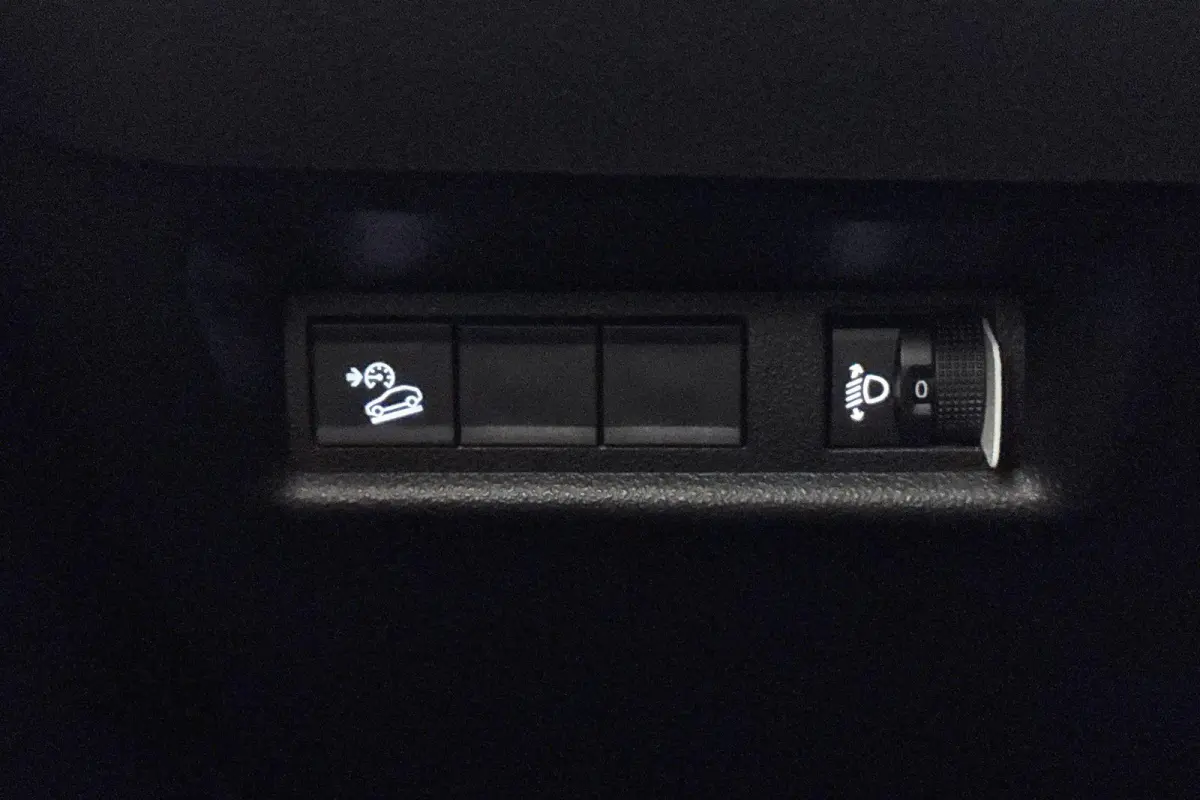 1.2 e-Hybrid Altitude Keyless JBL Camera Apple CarPlay