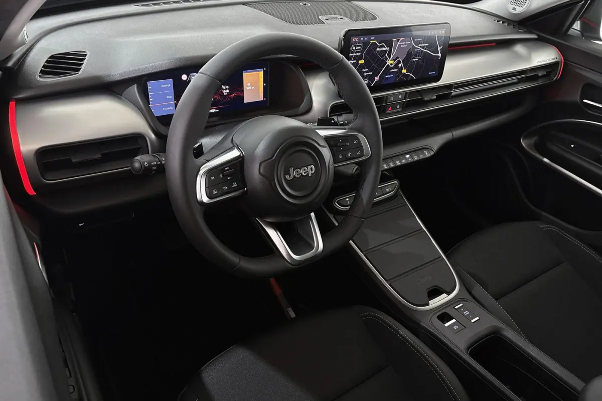 1.2 e-Hybrid Altitude Keyless JBL Camera Apple CarPlay
