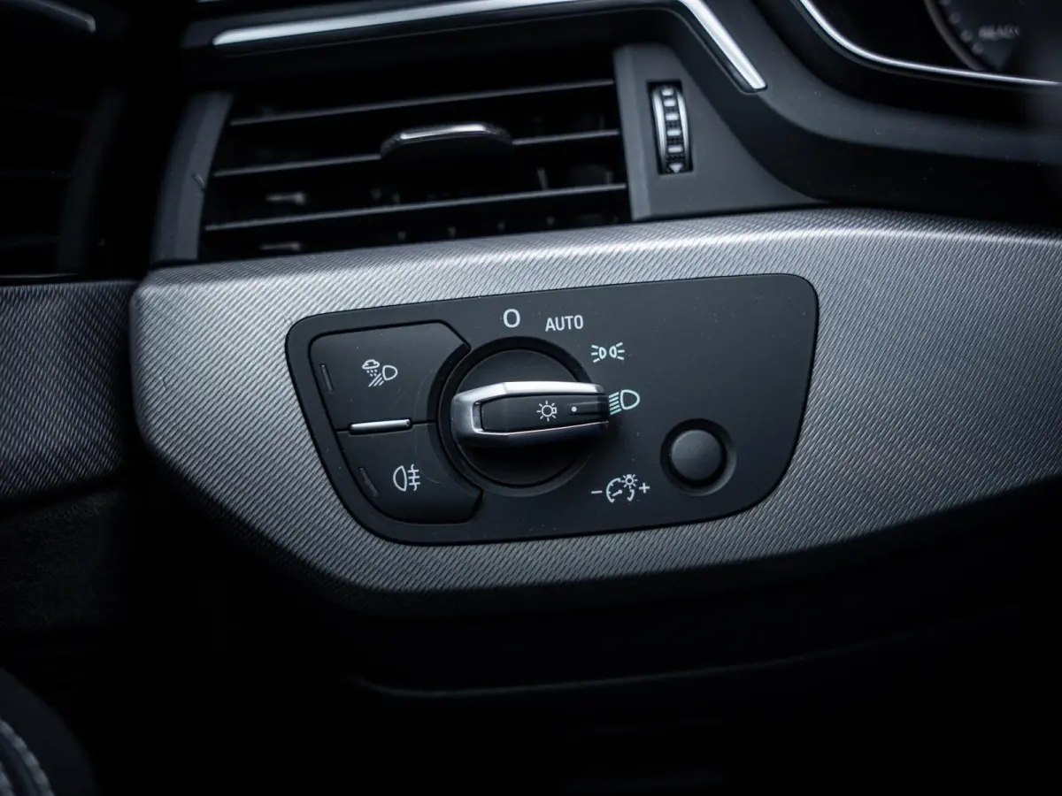 40 TFSI S edition 3xS-Line - DistrictGreen l B&O l Camera l Matrix