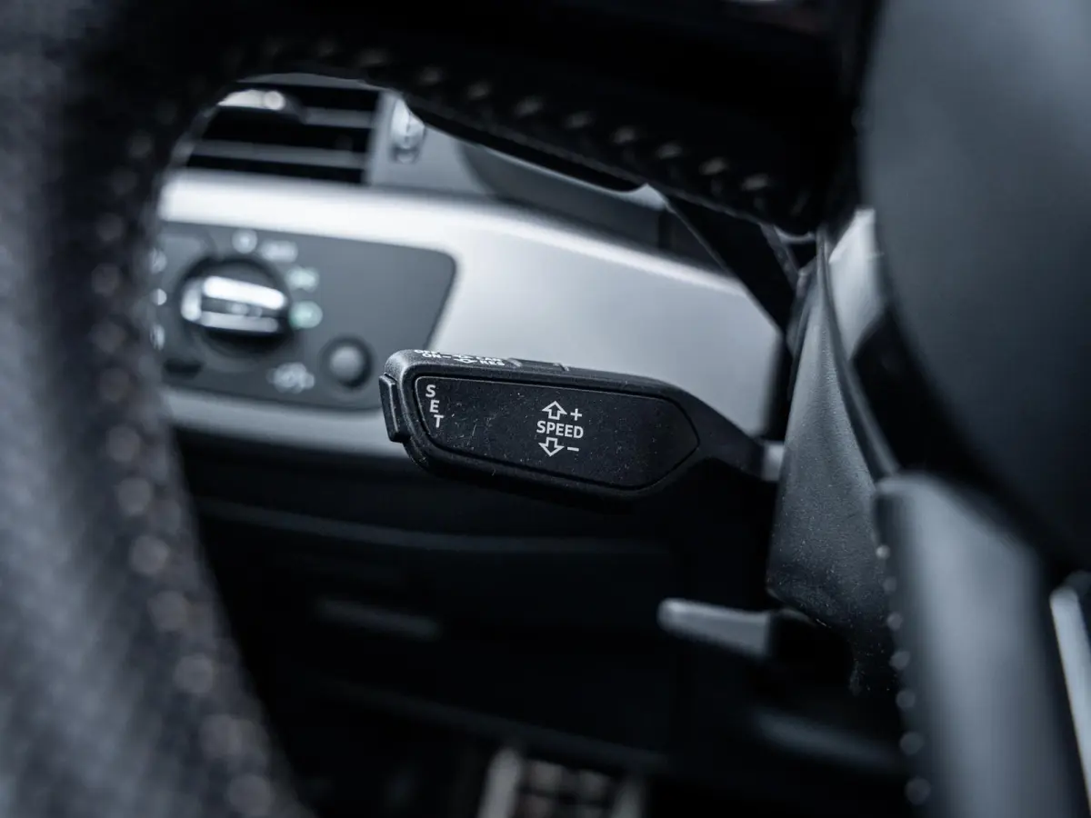 40 TFSI S edition 3xS-Line - DistrictGreen l B&O l Camera l Matrix
