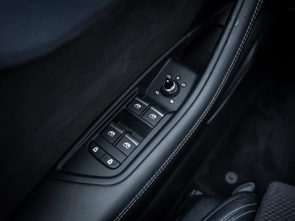 40 TFSI S edition 3xS-Line - DistrictGreen l B&O l Camera l Matrix