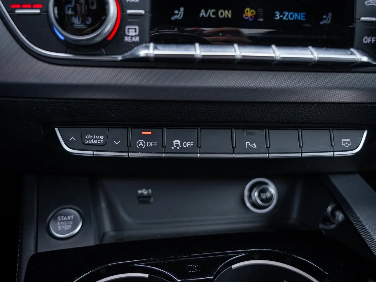 40 TFSI S edition 3xS-Line - DistrictGreen l B&O l Camera l Matrix