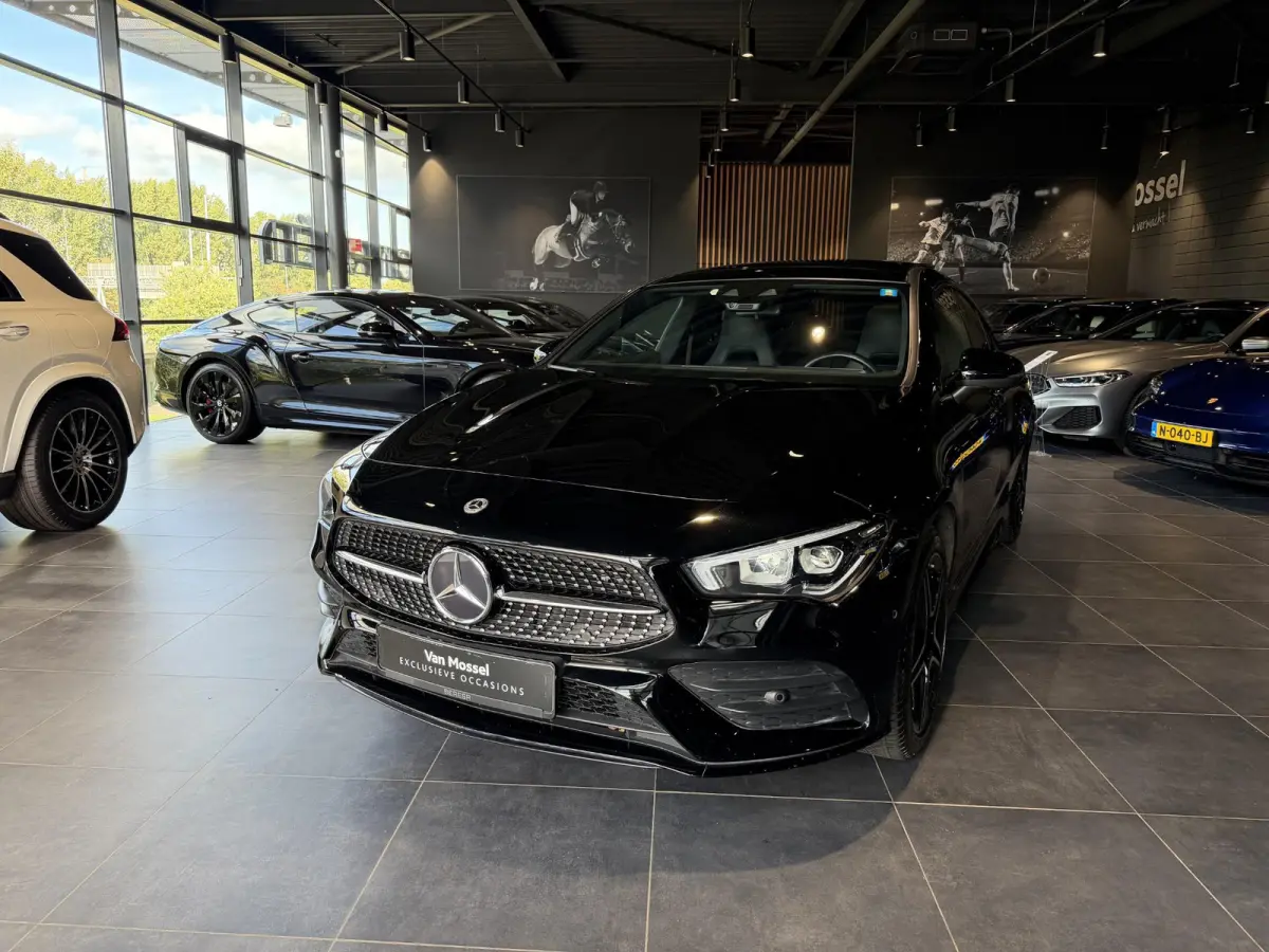 250 e AMG Line | PANORAMADAK | STOELVERWARMING | ACHTERUITRIJCAMERA | SFEERVERLICHTING | APPLE CARPLAY | NIGHT PAKKET | 18 INCH |