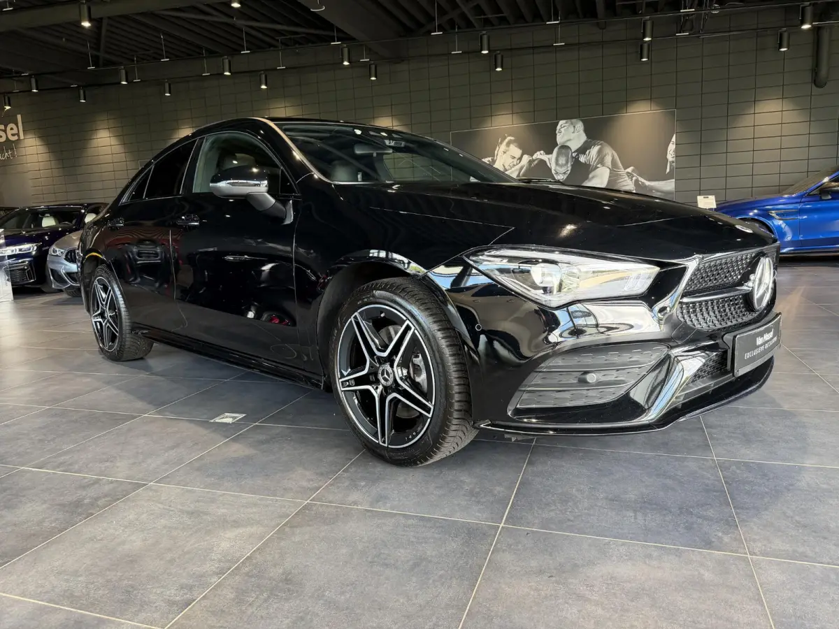 250 e AMG Line | PANORAMADAK | STOELVERWARMING | ACHTERUITRIJCAMERA | SFEERVERLICHTING | APPLE CARPLAY | NIGHT PAKKET | 18 INCH |