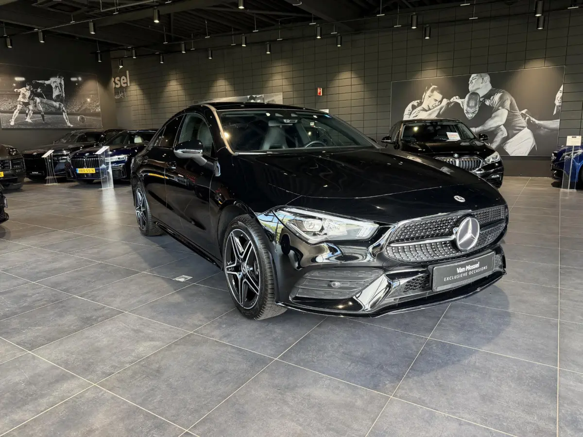 250 e AMG Line | PANORAMADAK | STOELVERWARMING | ACHTERUITRIJCAMERA | SFEERVERLICHTING | APPLE CARPLAY | NIGHT PAKKET | 18 INCH |