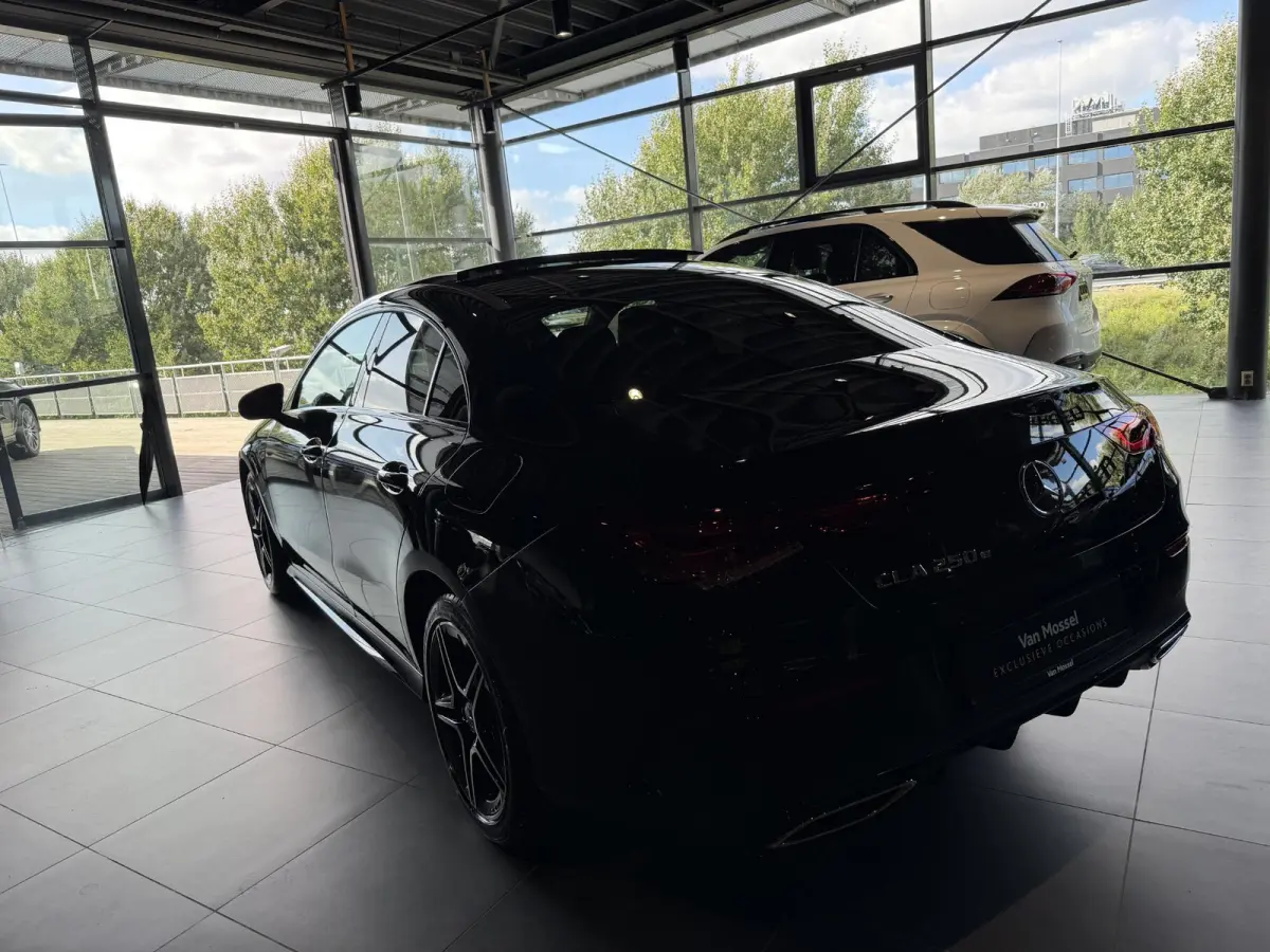 250 e AMG Line | PANORAMADAK | STOELVERWARMING | ACHTERUITRIJCAMERA | SFEERVERLICHTING | APPLE CARPLAY | NIGHT PAKKET | 18 INCH |
