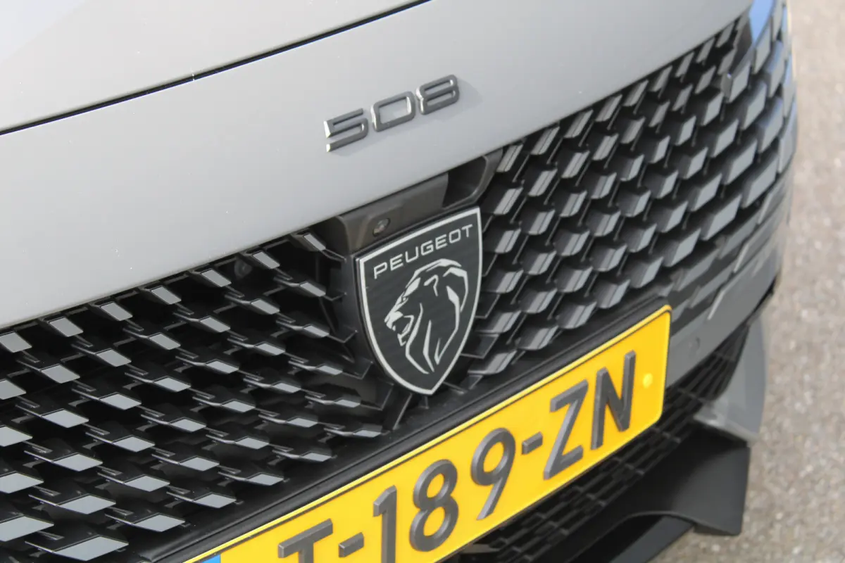 1.2 PureTech 130 GT | Automaat | Navigatie | Camera | Panorama/schuifdak | Focal | 1e Eigenaar | Nieuw model |