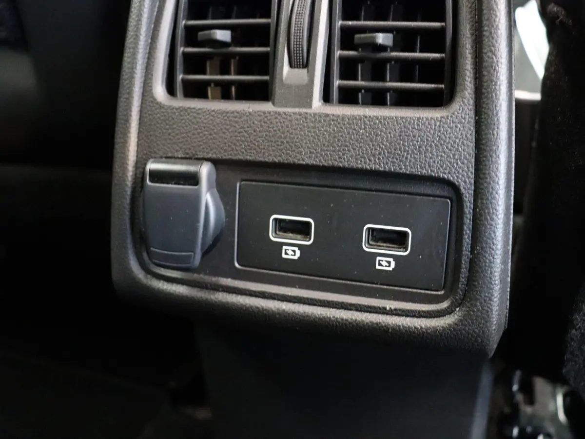 1.6 E-Tech Hybrid 145 Techno | Navigatie | Achteruitrijcamera | Parkeersensoren voor en achter | Climate control |