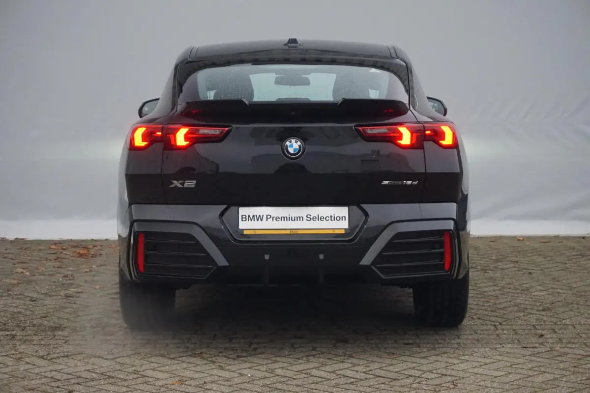 sDrive18d M Sportpakket Pro 19'' / Harman Kardon / Trekhaak / Parking Assistant