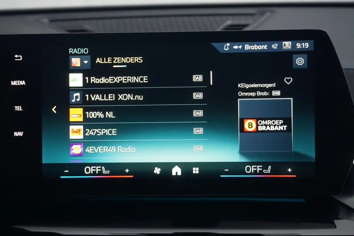 sDrive18d M Sportpakket Pro 19'' / Harman Kardon / Trekhaak / Parking Assistant