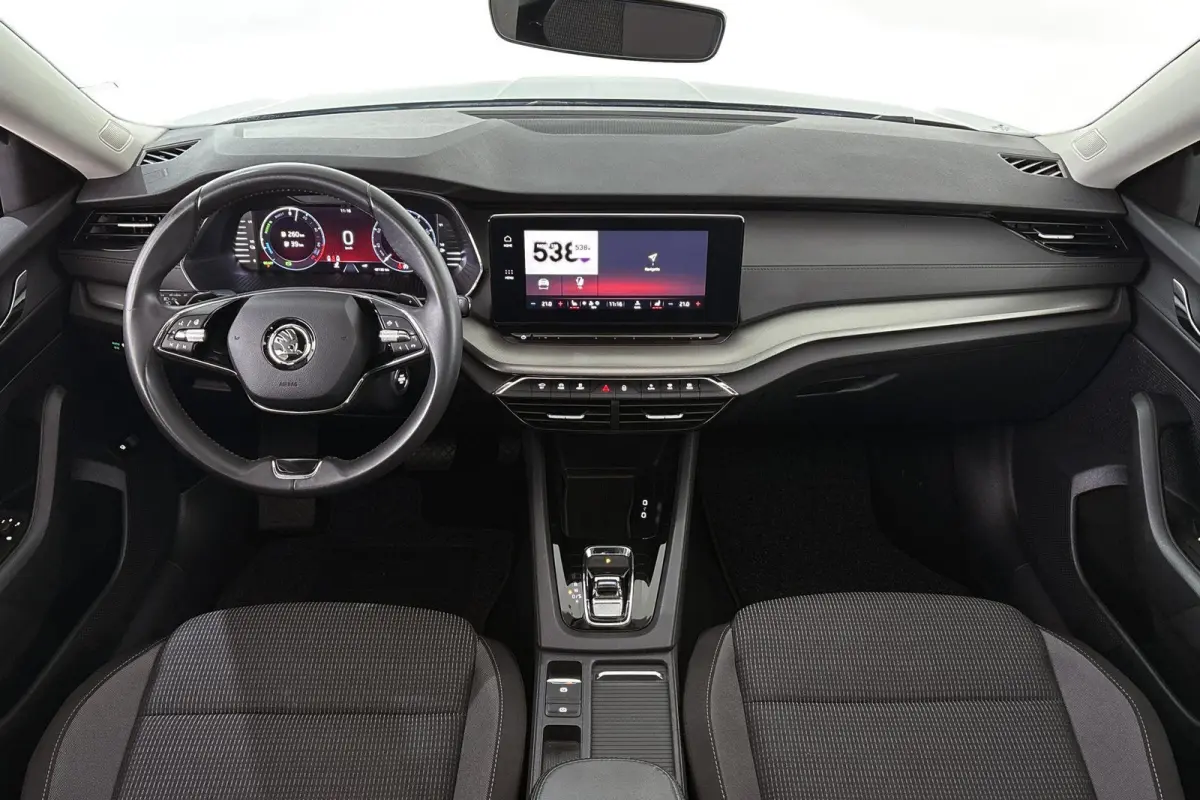 1.4 TSI iV PHEV Business Edition Pano Stoelverwarming Keyless