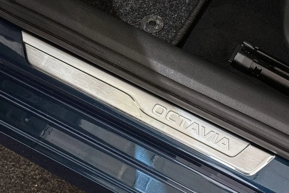 1.4 TSI iV PHEV Business Edition Pano Stoelverwarming Keyless
